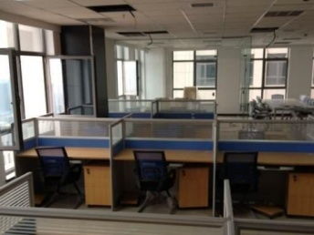 北京辦公家具廠家直銷，優(yōu)質(zhì)低價(jià)員工桌與隔斷屏風(fēng)，一站式滿足辦公需求