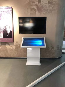 北京觸摸屏一體機(jī) 融合廣告機(jī)與教育設(shè)備，打造高效辦公新體驗(yàn)